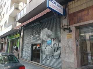 Lloguer Local Comercial a Casco Viejo. Local acondicionado con licencia 120 metros diáfanos con con esc