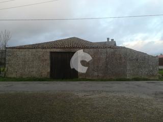 Casa  Zadagos. Palleiro a rehabilitar totalmente, diafano y con una finca de 1.
