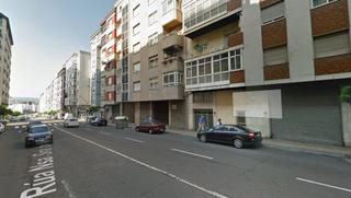 Lloguer Local Comercial  Rúa nosa señora da saínza. Bajo muy bien situado 220 metros en planta y gran fachada. para