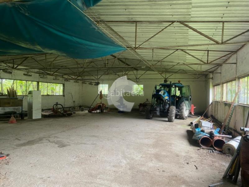 Foto abd9ec1c-bbce-4161-a626-436d56a36ec2. Bâtiment à usage industriel dans Lobios