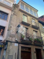 Pis a Casco Viejo. Luminosa vivienda situada en pleno centro, con galería a la call