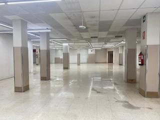 Location Local commercial à Centro. Local comercial de 900 m2 en planta acondicionado y listo para o