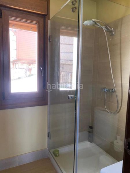 Foto 30c3cb21-b0a0-4316-bda7-a8dbc946fd1c. Alquiler casa alquiler vacacional disponible del 15 julio al 15 de agosto. preciosa vivienda unifamiliar en finca de 1000 m2 con arboles, piscin en Oia