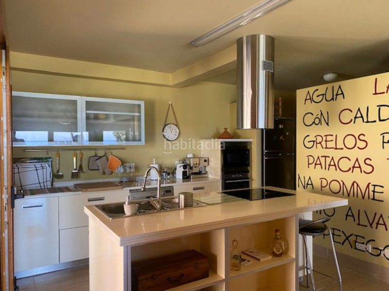 Foto 37b2b9e0-c00c-427d-b4dc-b3fe0761a833. Alquiler casa alquiler vacacional disponible del 15 julio al 15 de agosto. preciosa vivienda unifamiliar en finca de 1000 m2 con arboles, piscin en Oia