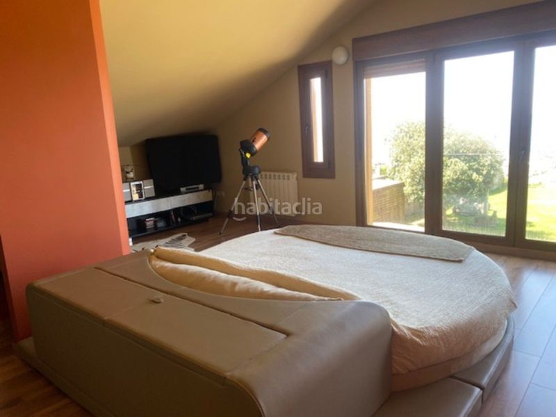 Foto a040e3f6-d19d-47d0-8037-71a7c6b1db4b. Alquiler casa alquiler vacacional disponible del 15 julio al 15 de agosto. preciosa vivienda unifamiliar en finca de 1000 m2 con arboles, piscin en Oia