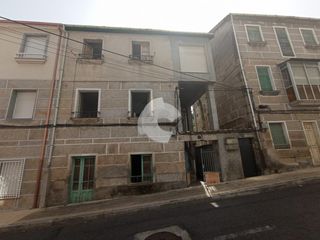 Doppelhaus in Mariñamansa. Casa en la zona de la residencia mirador peñarrendonda, de tres