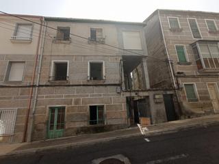 Maison jumelée à Mariñamansa. Casa en la zona de la residencia mirador peñarrendonda, de tres
