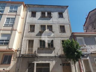 Edifici a Ventiun. Venta de edificio en la zona veintiuno, con acceso a patio trase