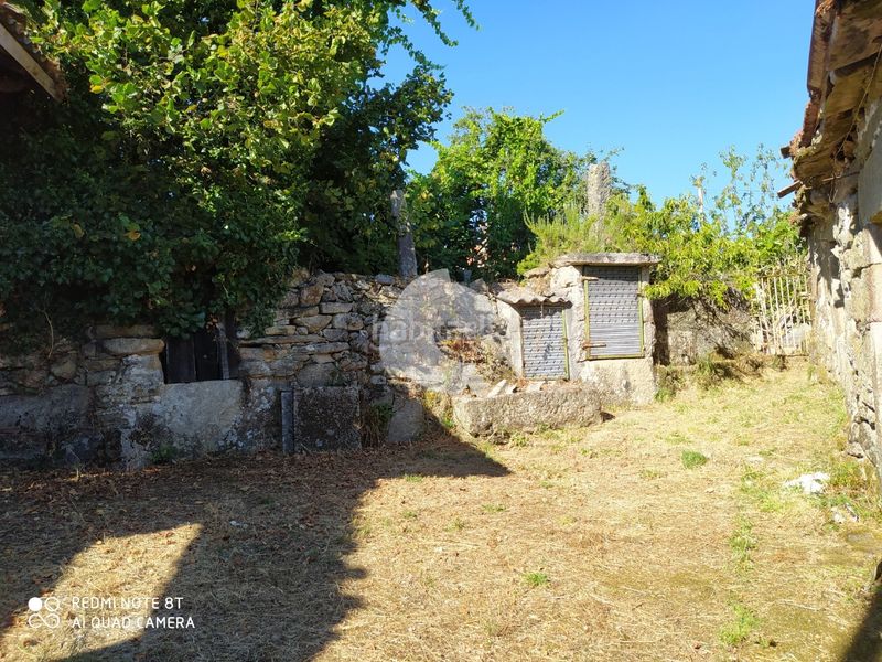 Foto a85c8b10-cf7c-48dd-a778-fa706e1703b4. Casa amb aparcament a Piñor