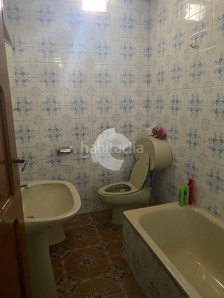 Foto dbd76ddf-341d-44f0-a949-63fbc6a299da. Casa adossada a San Cibrao das Viñas