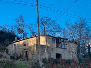 Casa a Barbadás. Retoral en venta con parcela de 12000 m2, excelentes vistas a or