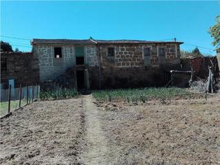 Casa  Pereira de montes. Amplia casa en pereira de montes  a merca de 150m2 para reformar