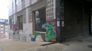 Location Local commercial  Portugal. Precioso local con techo y suelos acondicionados, tres fachadas