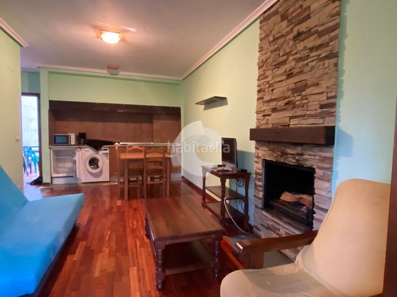 Foto d6d714d9-ddd5-45d5-a44b-606d112fb6d5. Edificio in Lobios