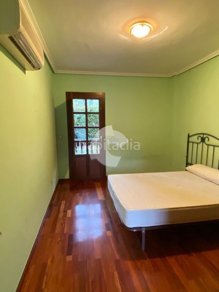 Foto fe9c2a41-afee-4383-9433-4e6a2a7c99fe. Edificio in Lobios