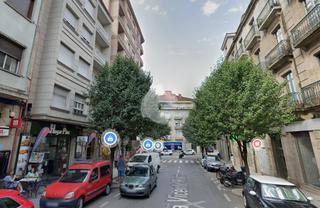 Location Local commercial  Vicente risco. Local comercial en ramón y cajal. planta baja y entreplanta acon