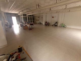 Lloguer Local Comercial a San Cibrao das Viñas. Local comercial de 200m2 en reboredo, san cibrao das viñas. dos