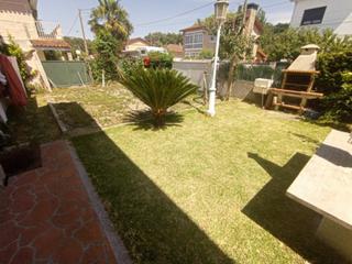 Casa aparellada a San Cibrao das Viñas. Vivienda unifamiliar pareada en castellanapoligono planta sótano