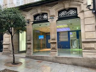 Location Local commercial  Cardenal quiroga. Local comercial en el centro de ourense, a escasos metros del pa