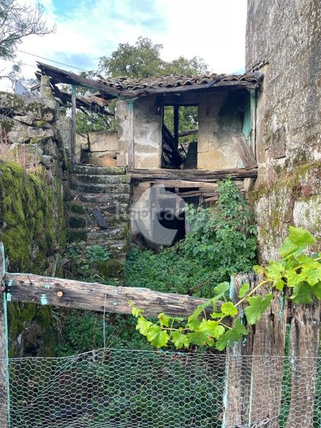 Foto cb14a1ec-ad45-4a89-ba36-a0c560f5f187. Casa adossada a Esgos