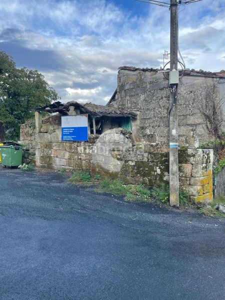Foto ed336122-5e1f-4462-9b61-acbd16ee4b18. Casa adossada a Esgos