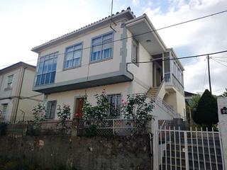 Casa  Rúa orcellón. Casa en las lagunas distribuida en: planta baja: 2 dormitorios,
