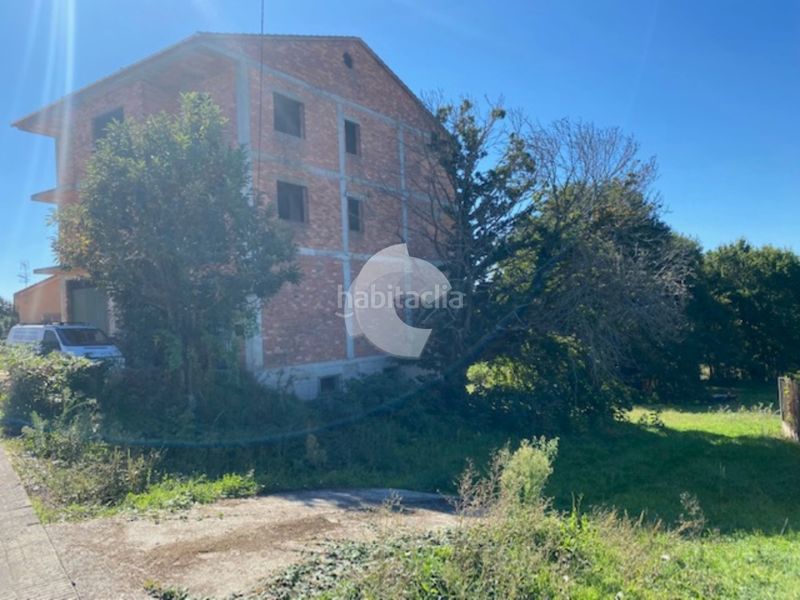 Foto dc1b07fa-759a-46db-805d-7d1e5a7f26cc. Edifici a Merca (A)