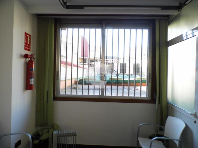 Foto 04621b7e-d7e8-442b-b58b-bbb21a5df92a. Bureau dans Centro Ourense