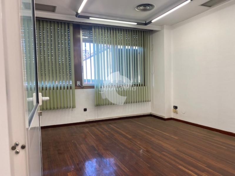 Foto 2c97261a-ab31-4a7c-9ee2-54db7f243fc4. Bureau dans Centro Ourense