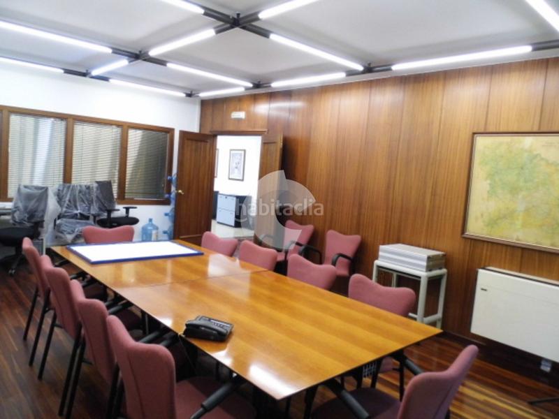 Foto a0bbc05a-85b5-436f-bbd8-e00644bd8a20. Bureau dans Centro Ourense