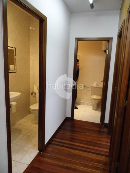 Foto a63f4b8e-f218-429b-b289-134cd1b65aa7. Bureau dans Centro Ourense
