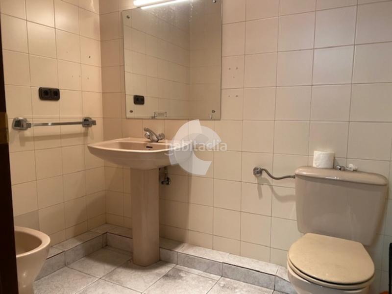 Foto a66d2d3e-43ed-431d-9d40-3605145bc076. Bureau dans Centro Ourense