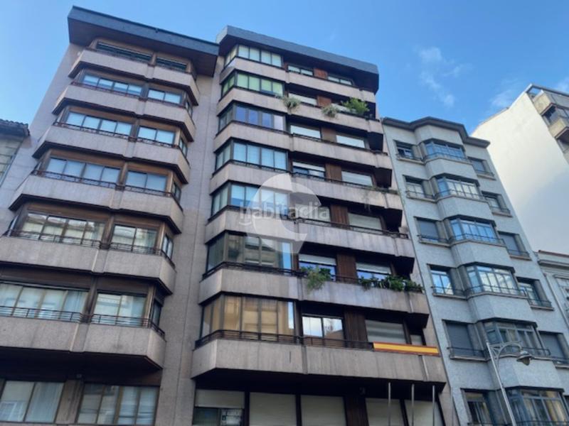 Foto d36c77c0-8c8c-4ee5-ade4-bc720dbb5298. Bureau dans Centro Ourense