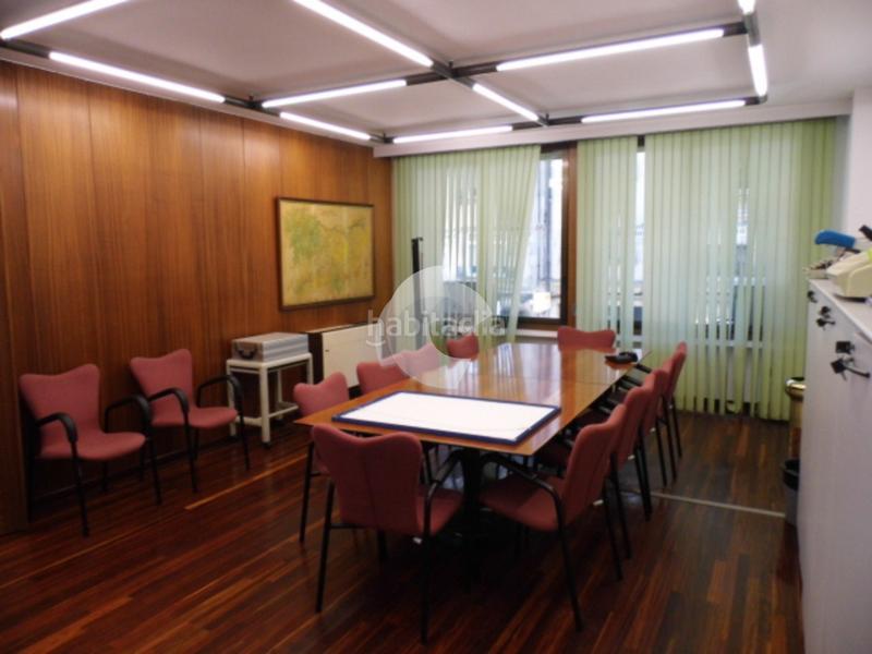 Foto f2e87d6e-65e8-44d8-9eb4-b729560dc0b5. Bureau dans Centro Ourense