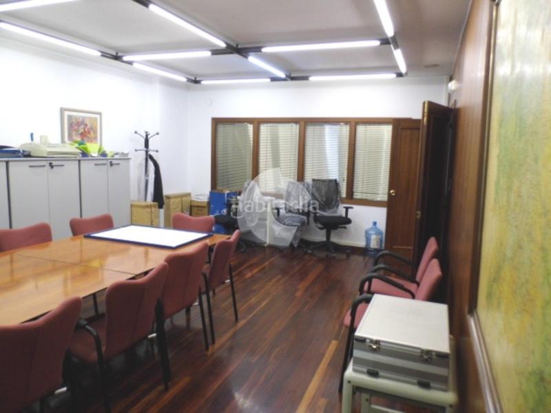 Foto f560f214-6c5a-4582-84ef-8b9f5df05112. Bureau dans Centro Ourense
