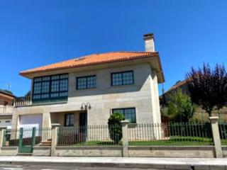 Casa a Beariz. Chalet independiente a 2 km de beariz. 300 metros construidos co