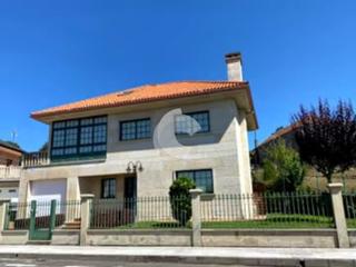 Maison à Beariz. Chalet independiente a 2 km de beariz. 300 metros construidos co