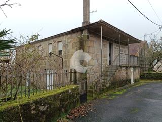 Maison à San Cristovo de Cea. Bonita casa de piedra en piñor de cea, con 5 dormitorios, baño,