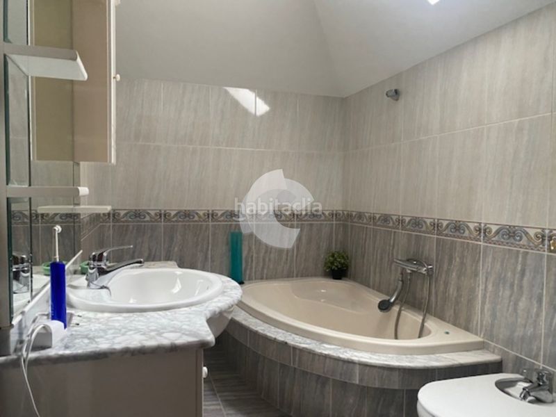 Foto bea7de77-9ec9-4353-84ea-f83ff8d51c3d. Casa amb calefacció aparcament piscina a Barbadás