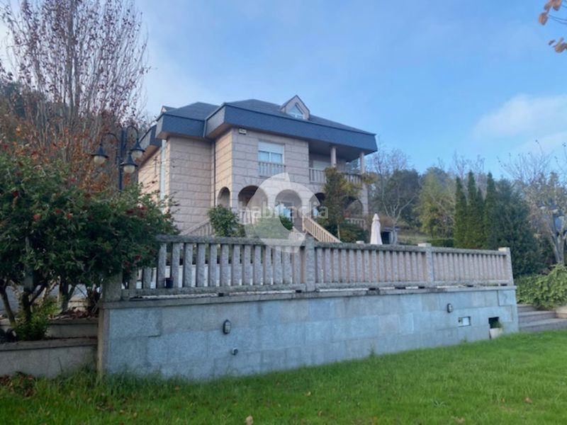 Foto c64c11da-d552-4529-9808-98f39b09bb29. Casa amb calefacció aparcament piscina a Barbadás