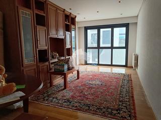 Pis a Residencia. Elegante piso de 3 dormitorios y 2 baños en la sainza. con 90 m,