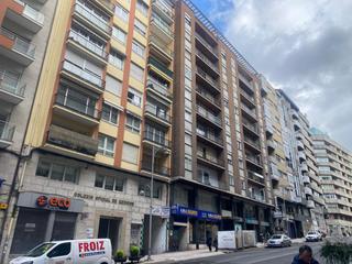 Oficina  Rúa papa juan xxiii. Oficina en entresuelo, espaciosa con 220m2, ubicada en el corazó