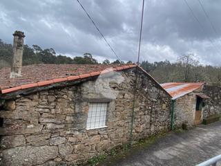 Maison jumelée à Entrimo. Vivienda unifamiliar adosada ubicada en lugar galez, feiravella.