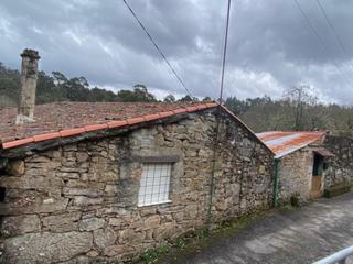 Maison jumelée à Entrimo. Vivienda unifamiliar adosada ubicada en lugar galez, feiravella.