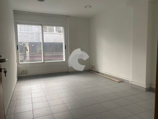 Lloguer Local Comercial a Centro. Entreplanta en el centro de la ciudad, reformada y lista para en