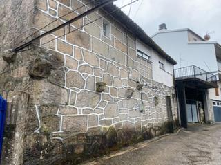 Maison jumelée à Lobios. Vivienda adosada en lugar torneiros, riocaldo, ayuntamiento de l