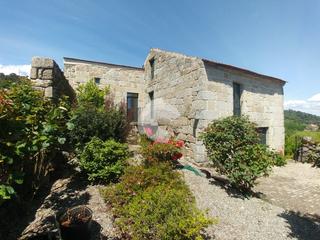 Haus in Beade. Fabulosa casa de piedra restaurada, con tres dormitorios, baño,