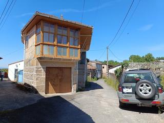 Casa aparellada  Carballizos. Casa pareada de 121m2, ideal para familias o inversores. dispone