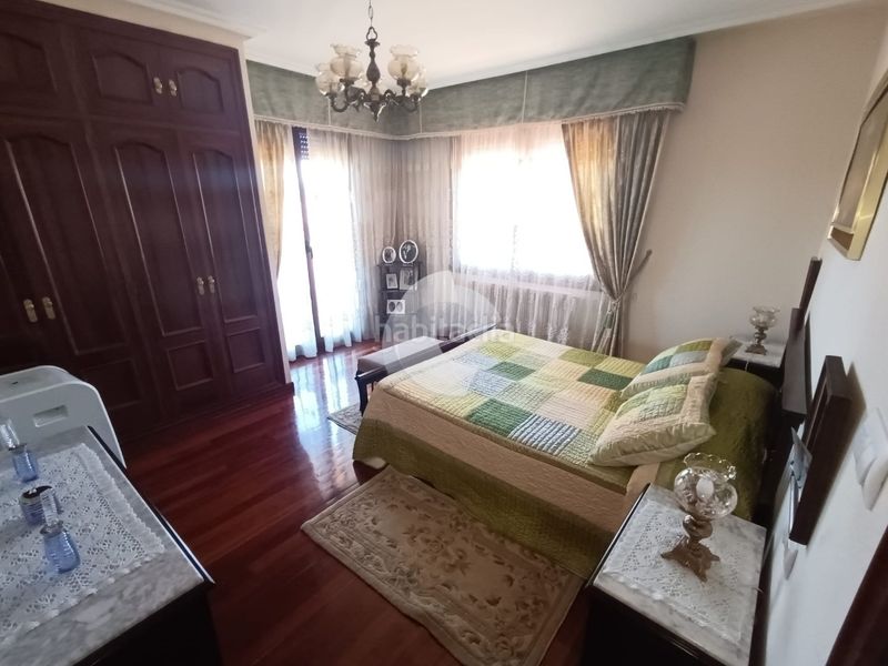 Foto c9b8f222-cd37-489e-ab32-7d5f5e03e7cd. Casa a A Carballeira Ourense