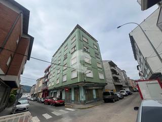 Piso  Curros enriquez. Oportunidad en a rúa de valdeorras para reformar! este piso, sin